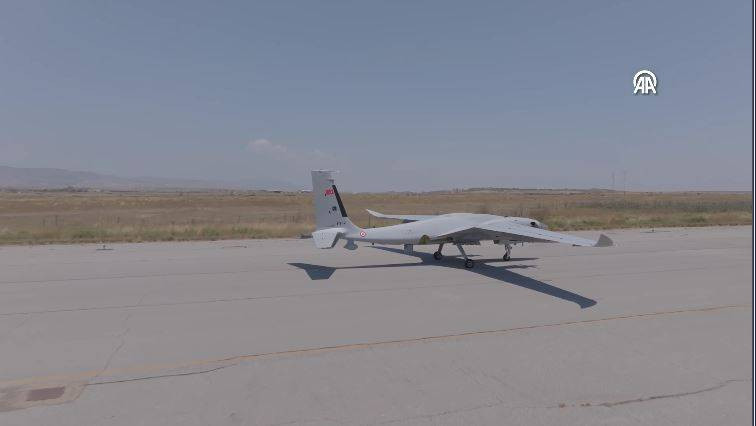 TSK'dan Kıbrıs Barış Harekatı'nın 50. yılına özel geçit töreni - Resim: 7